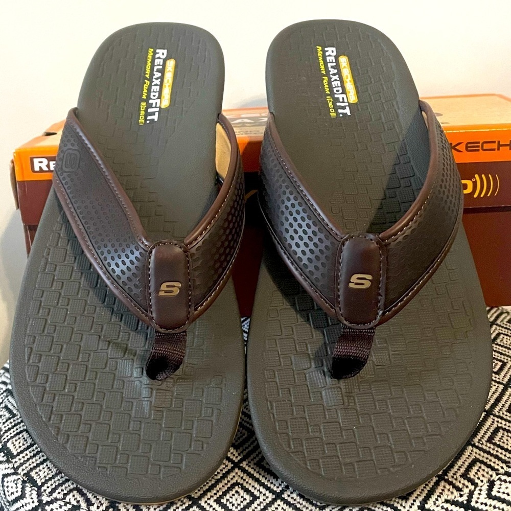 Skechers Relaxed Fit Memory Foam 360 Men's Flip Flops – Size 13